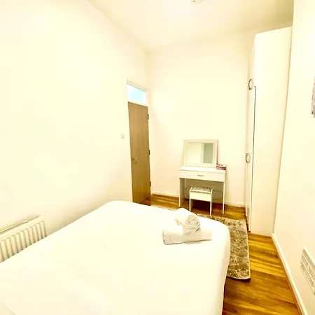 Beautiful Two Bedroom Flat With Free Car Park In Central London Exterior photo