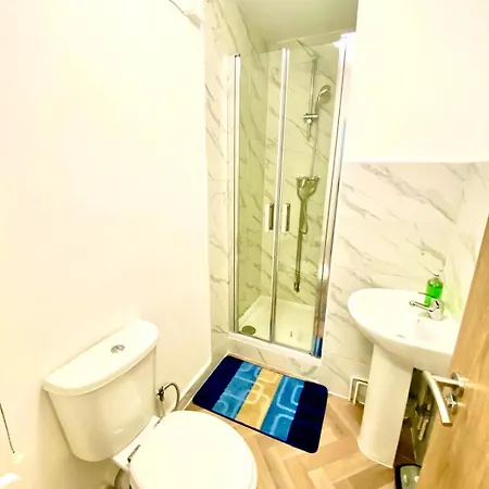 Beautiful Two Bedroom Flat With Free Car Park In Central London Exterior photo
