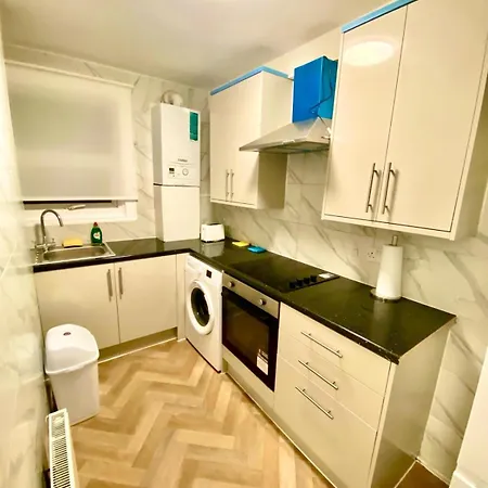 Beautiful Two Bedroom Flat With Free Car Park In Central London Exterior photo