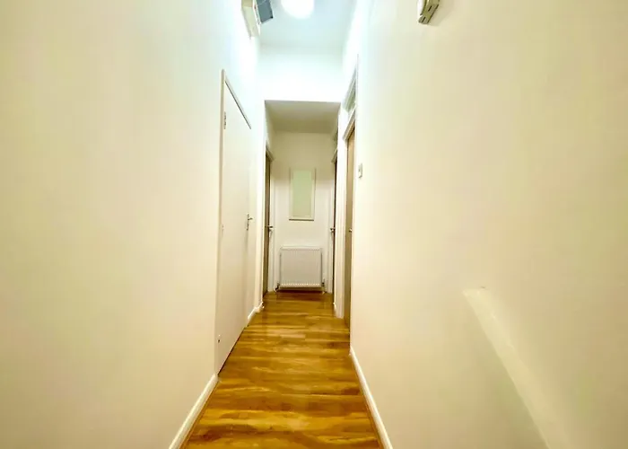 Beautiful Two Bedroom Flat With Free Car Park In Central London